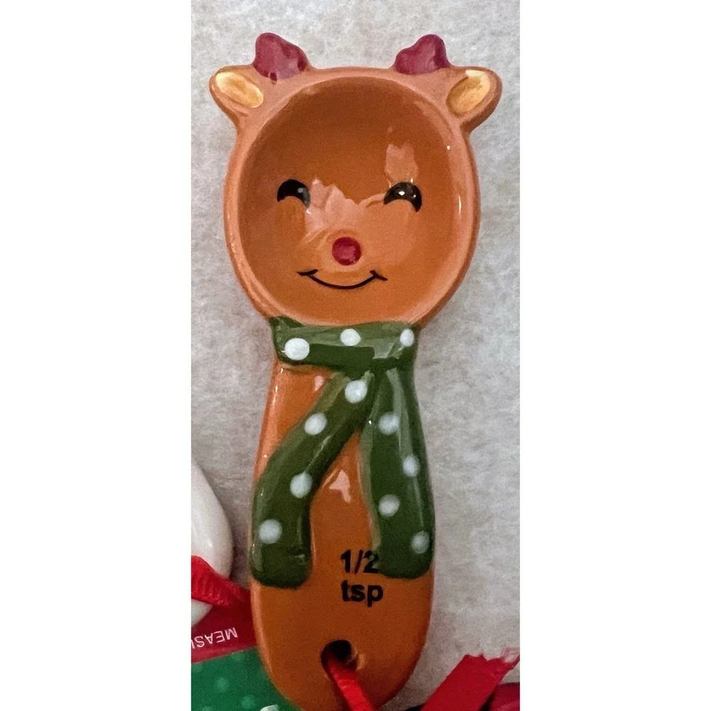 NEW NWT LOT OF 4 SLEIGH BELL BISTRO CHRISTMAS MEASURING SPOON SET SANTA REINDEER